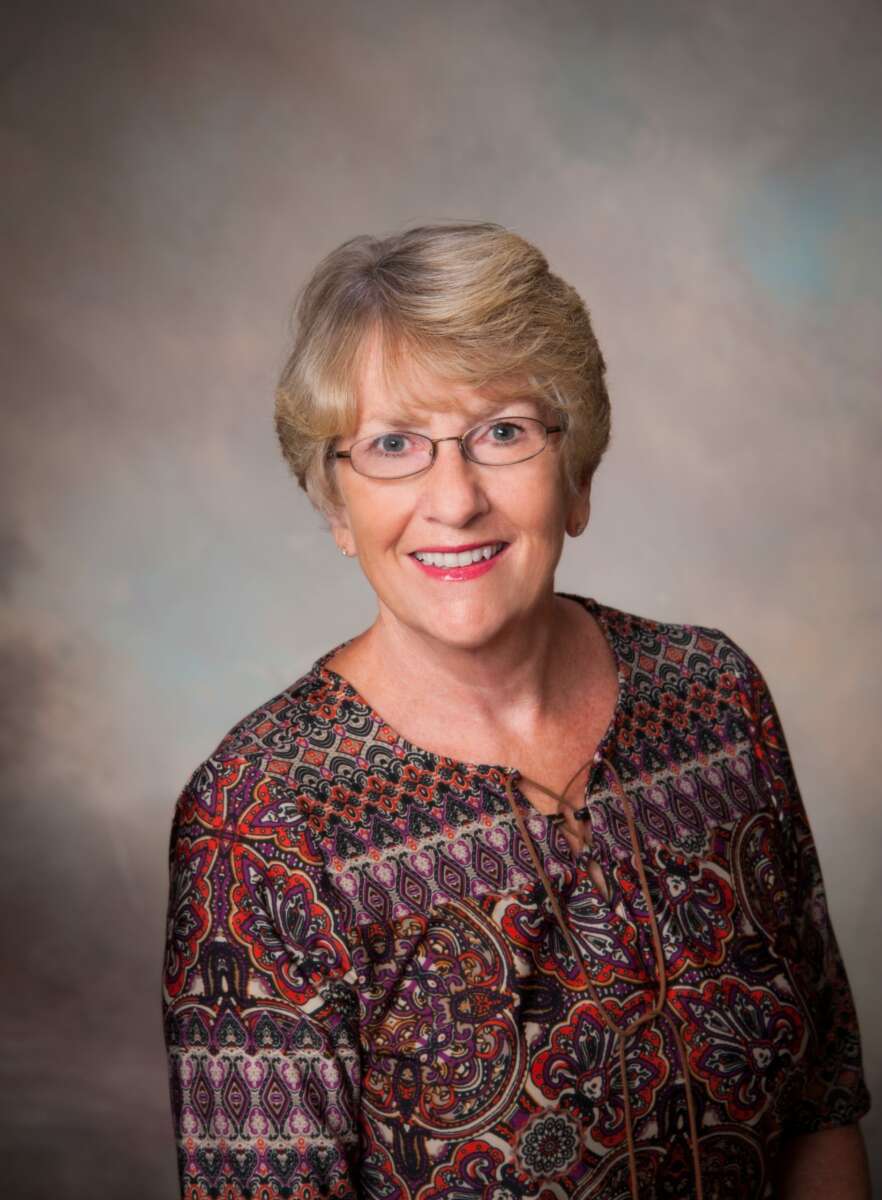 Donna Absher 1 Donna Absher moved to Seneca, SC, in 2003. Prior to then, Donna’s work background was in business and technology. Her husband’s career kept them moving for 40 years and during those years of relocating she learned what it takes to buy/sell/build houses and to make a smooth transition to a new area! She wants to help you do the same. Donna Absher