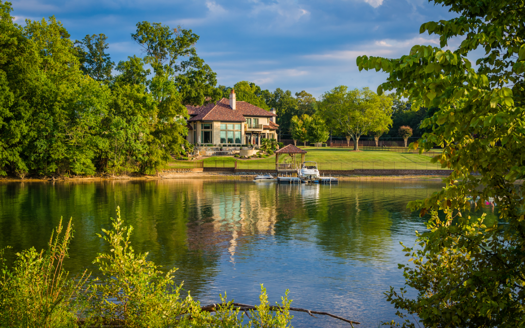 Exploring the Top Reasons to Buy a Home on Lake Keowee