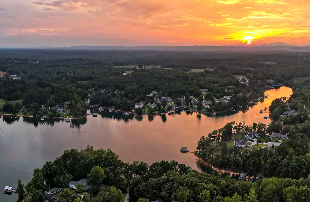 A picture of Lake Keowee Homes for Sale: A Buyer's Inside Guide
