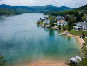 Why Homes Around Lake Keowee Continue to Attract Buyers – Bob Hill Realty Lake Keowee Shore